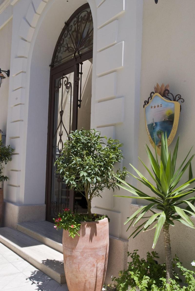 Palazzo Reginella Lejlighedshotel Bovalino Marina Eksteriør billede