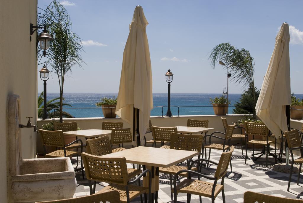 Palazzo Reginella Lejlighedshotel Bovalino Marina Eksteriør billede