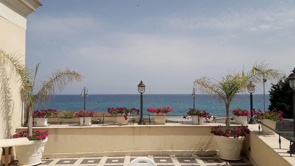 Palazzo Reginella Lejlighedshotel Bovalino Marina Eksteriør billede