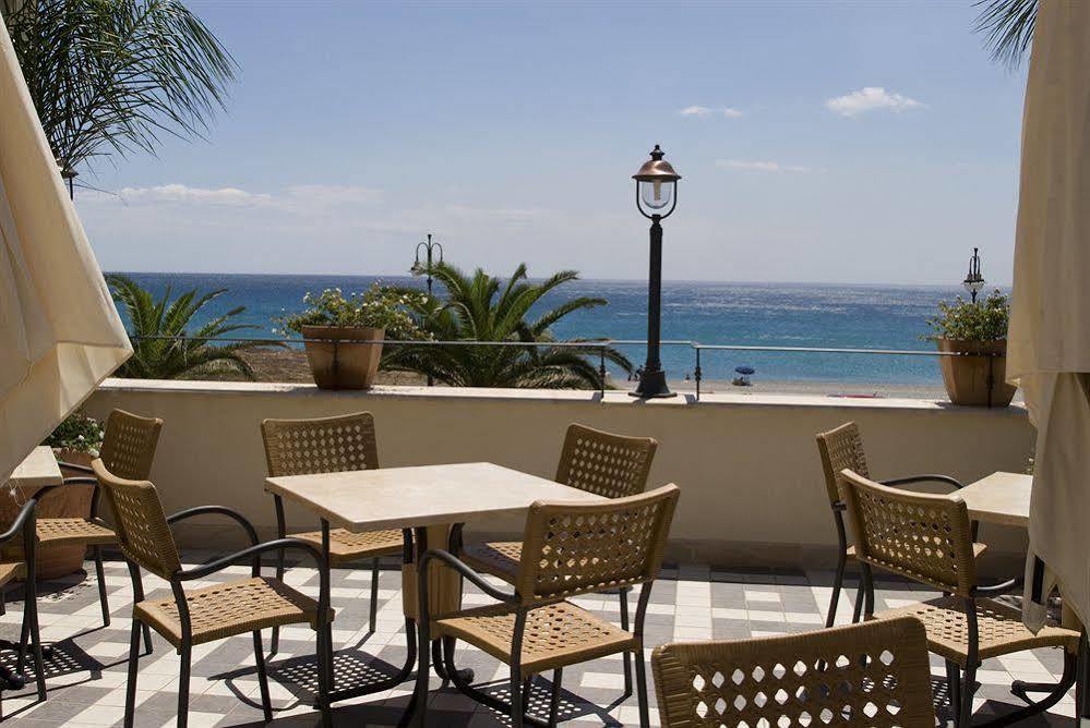 Palazzo Reginella Lejlighedshotel Bovalino Marina Eksteriør billede